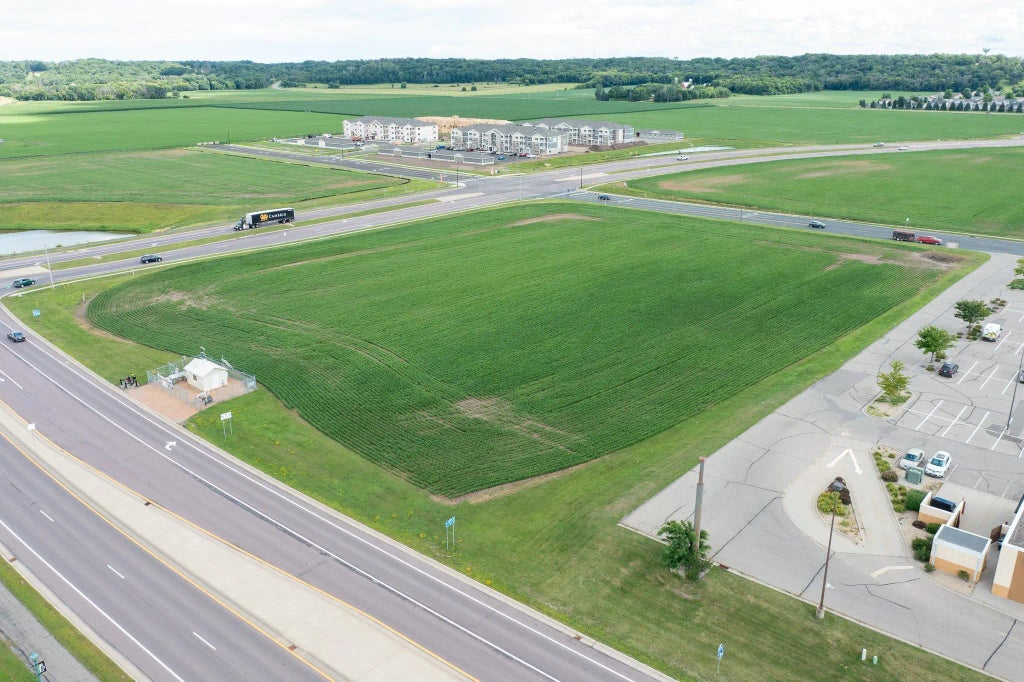 Xxxx Enterprise Drive E, Belle Plaine