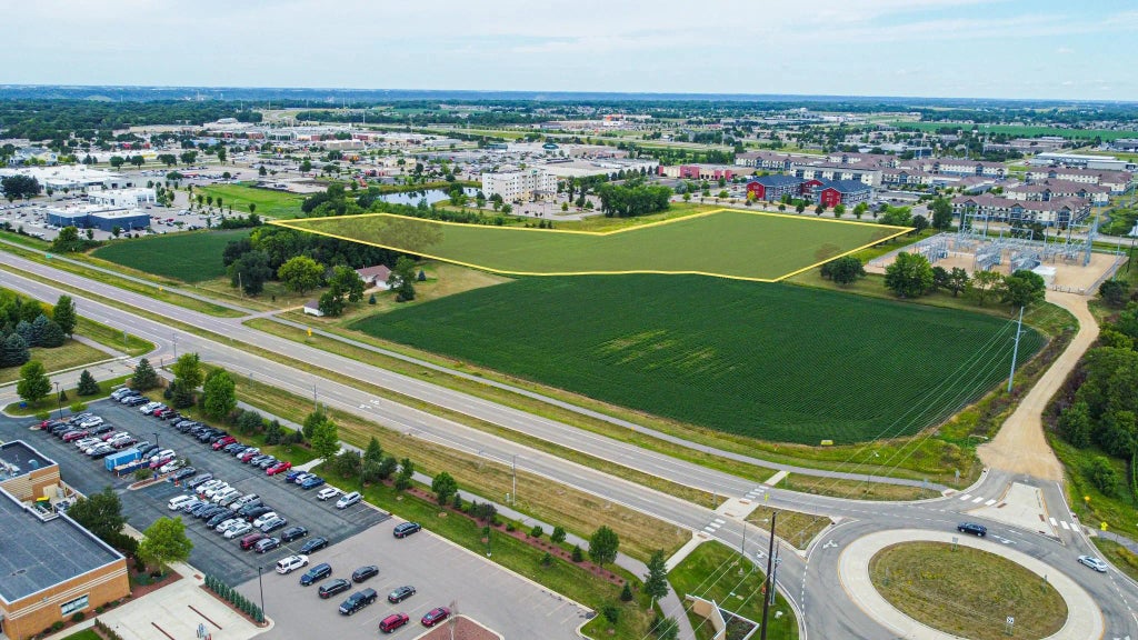 1x Adams Street, Mankato