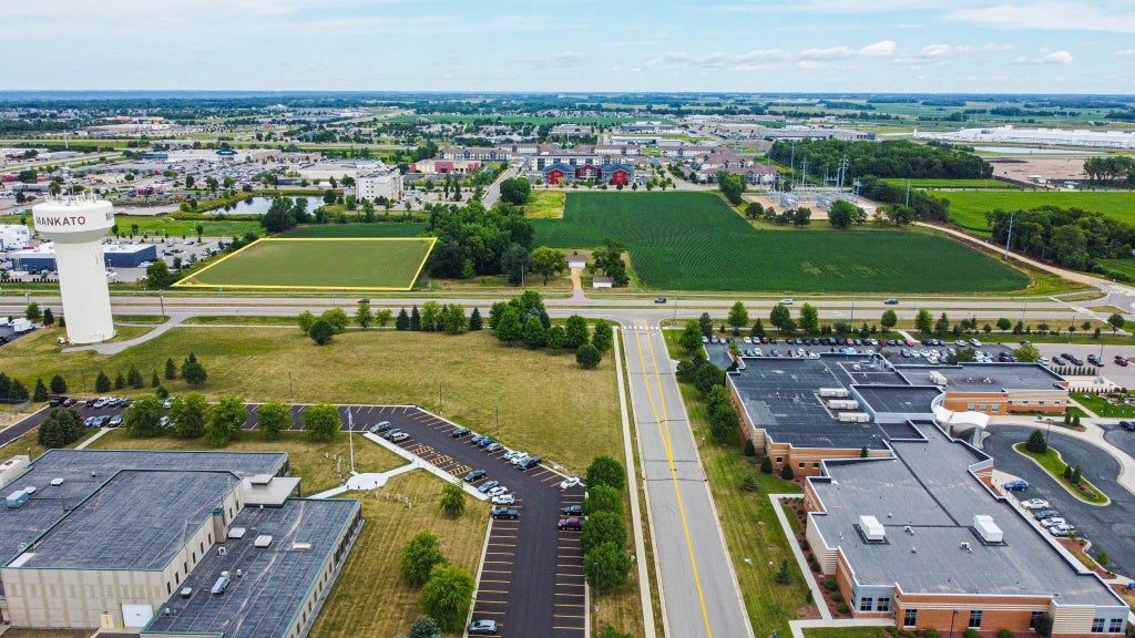 2 A Madison Avenue, Mankato