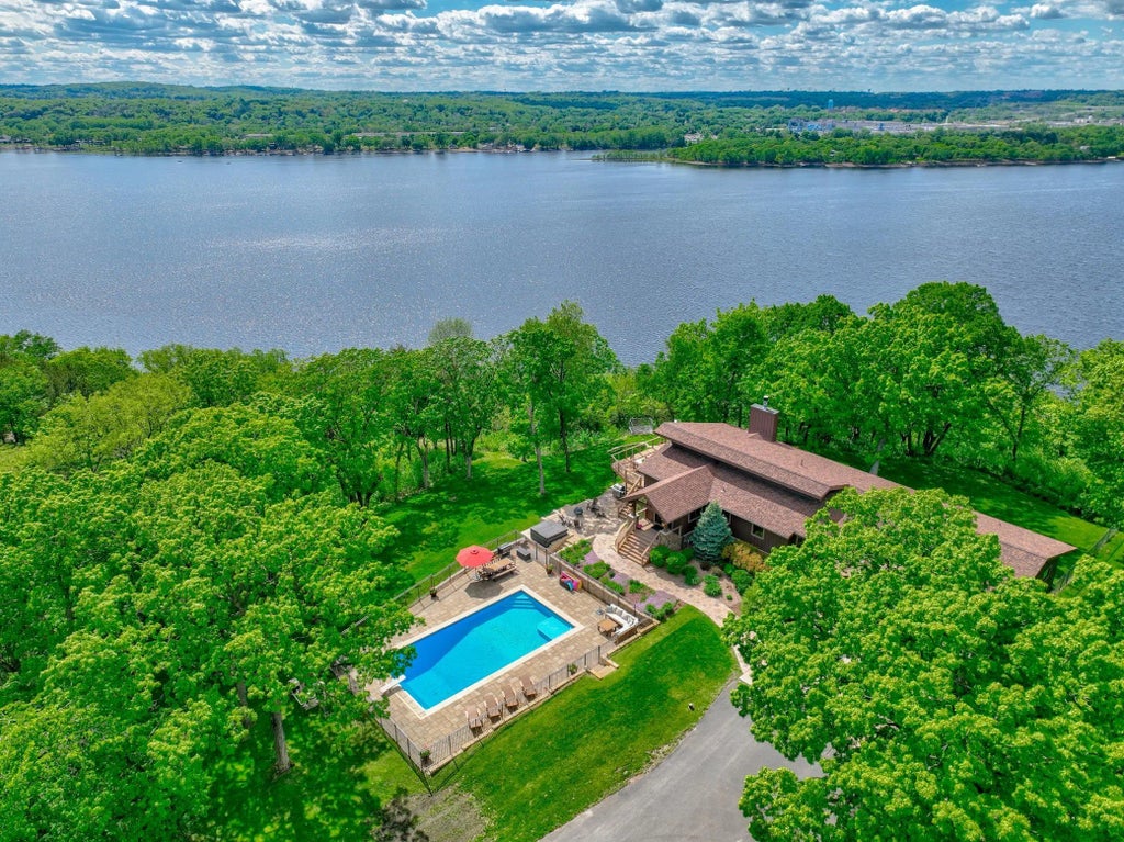 233 River Heights Trail, Hudson
