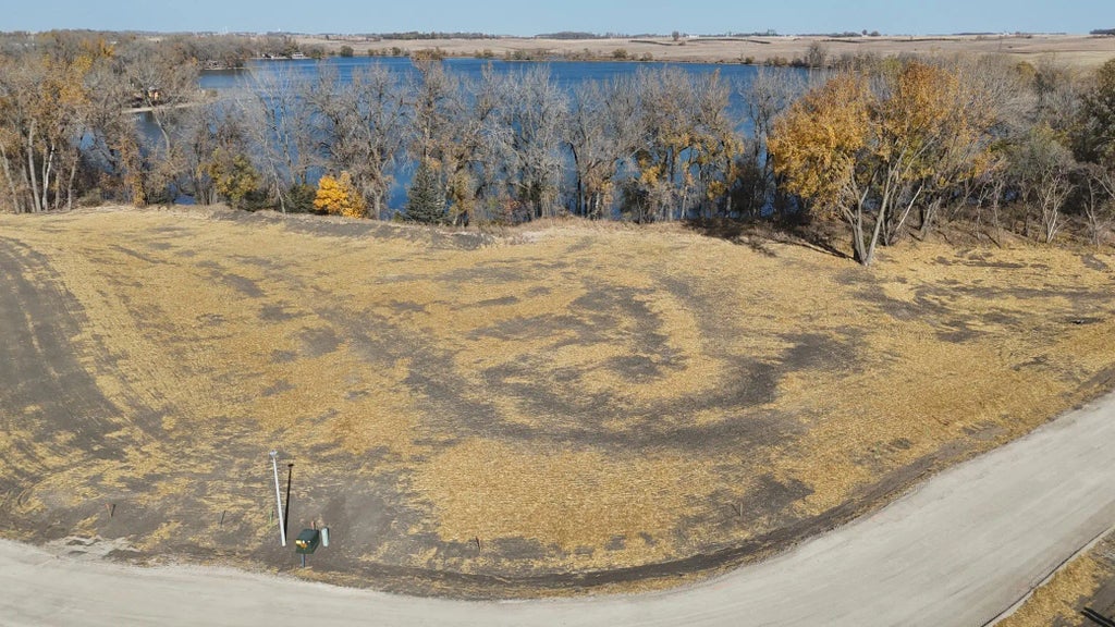 12 Cottonwood Lake Boulevard, Windom