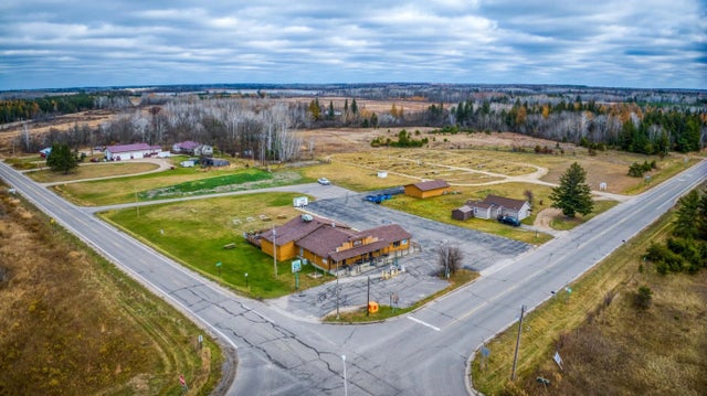 13718 County 9, Becida