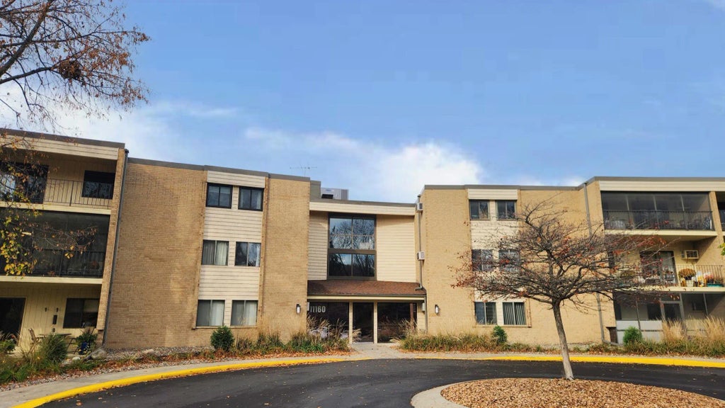 11160 Anderson Lakes Parkway 313, Eden Prairie