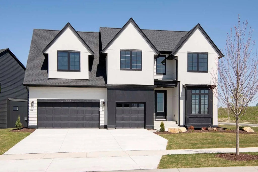 2195 Watertown Road, Orono