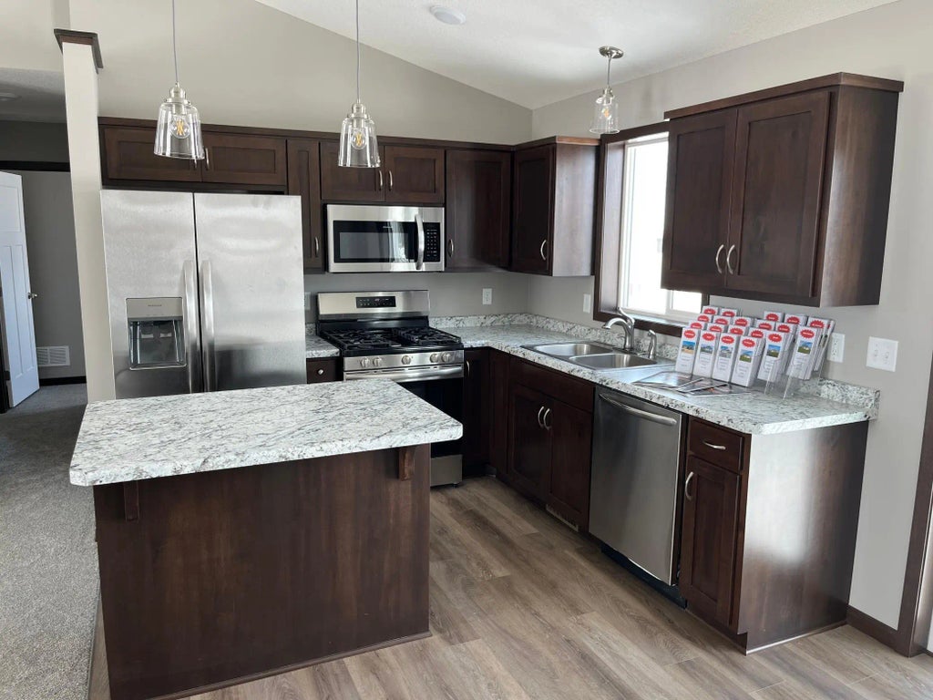 960 2 1/2 Avenue Sw, Rice