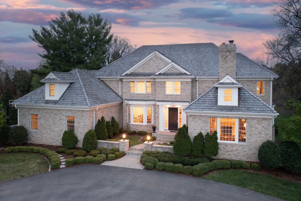 4715 Annaway Drive, Edina