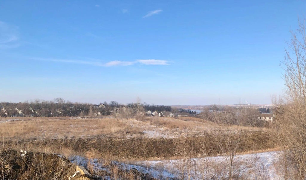 115 E 115th Street, Dundas