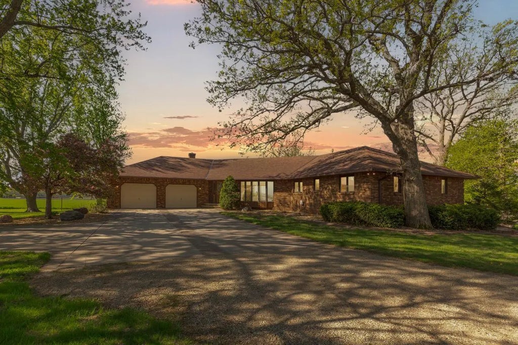 13701 Bagley Avenue, Faribault