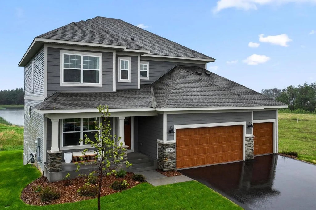 15645 Granada Avenue N, Hugo