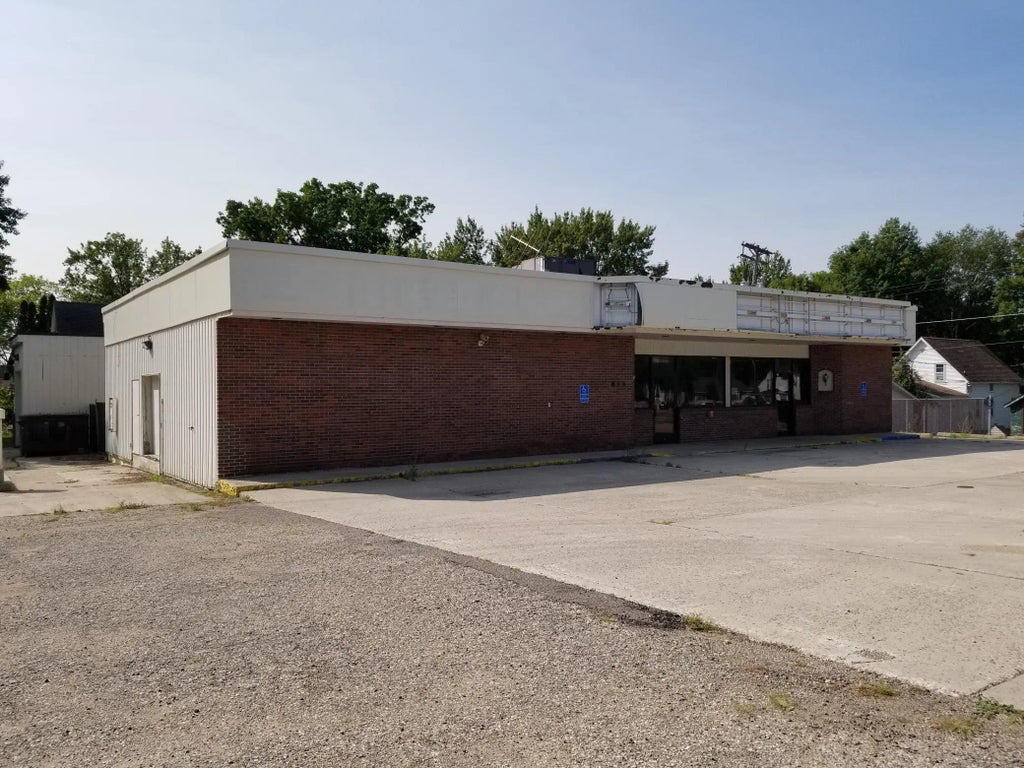 625 N 6th Street, Montevideo