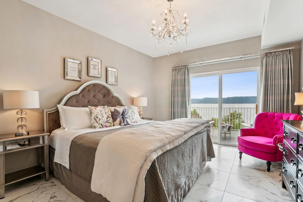 1701 1st Street #4, Pepin