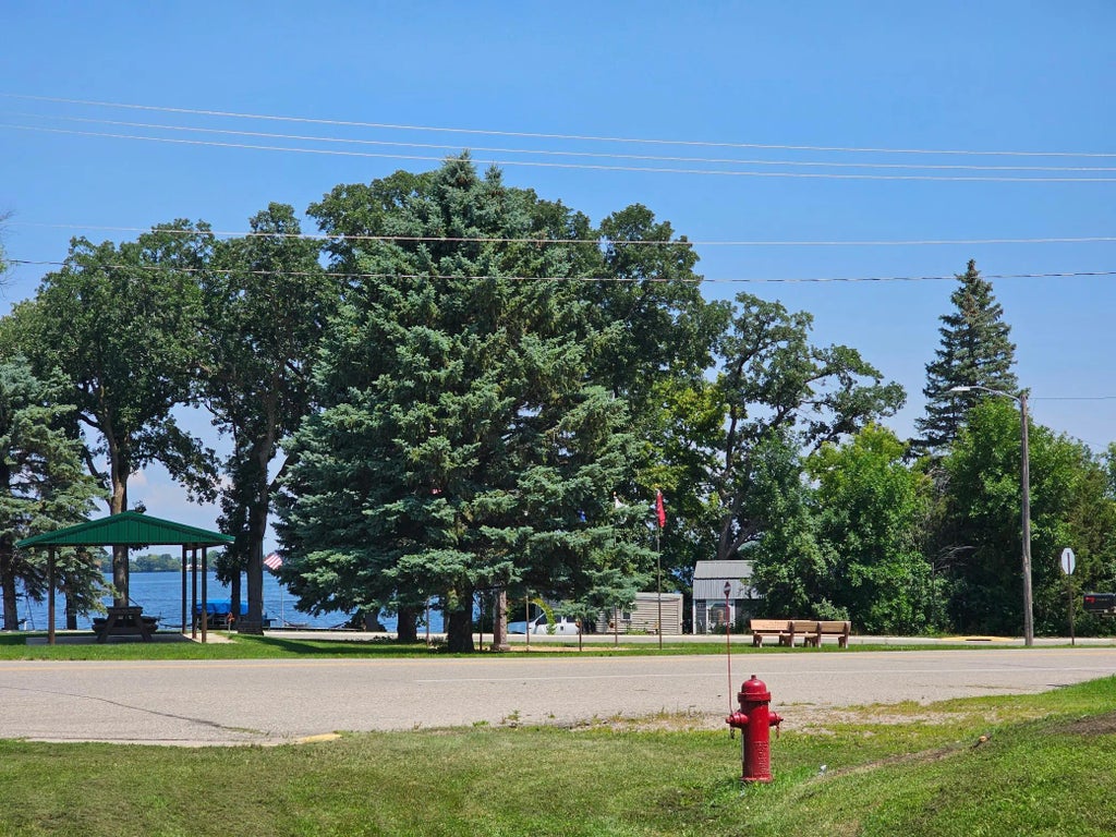 403 River Street, Barrett