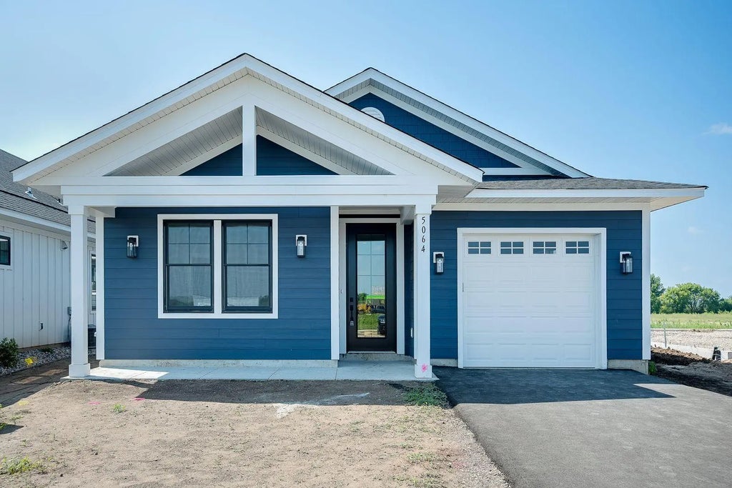 Xxx5 217th Street W, Farmington