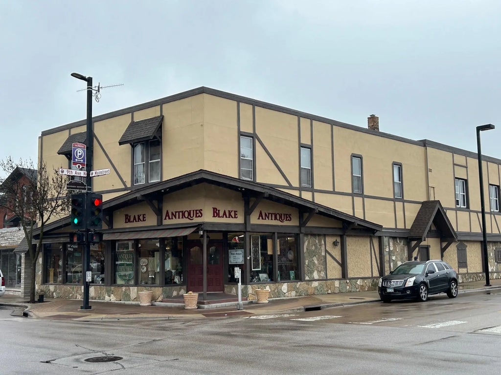 901 Mainstreet, Hopkins