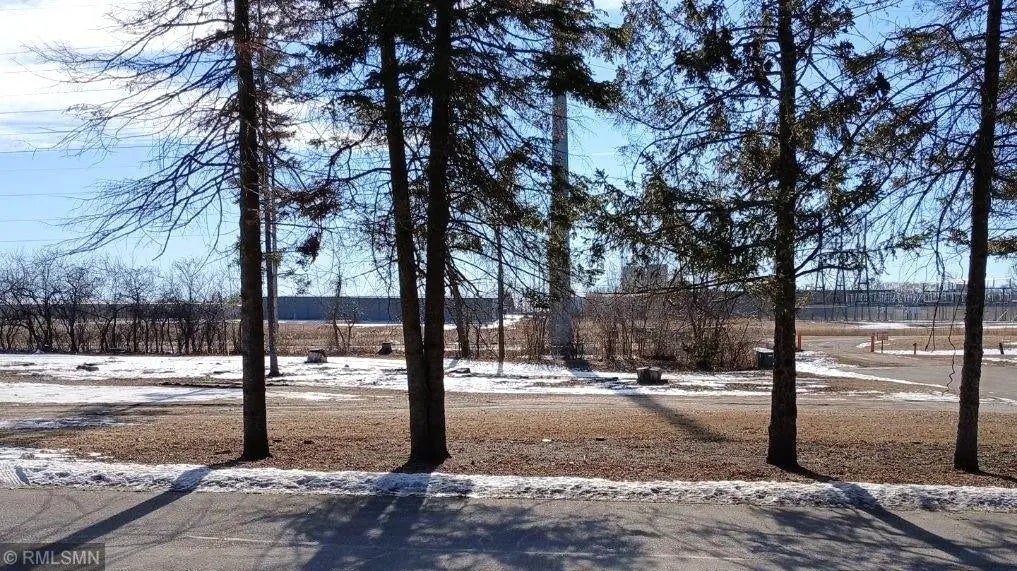 839 Hilltop Drive Ne, Hutchinson