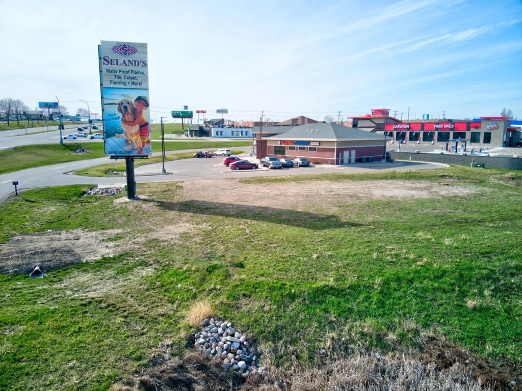 1464 W Lincoln Avenue, Fergus Falls