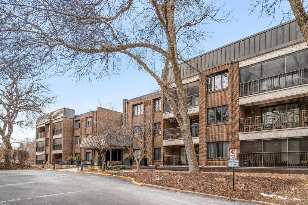 3412 Oak Ridge Road 309, Minnetonka