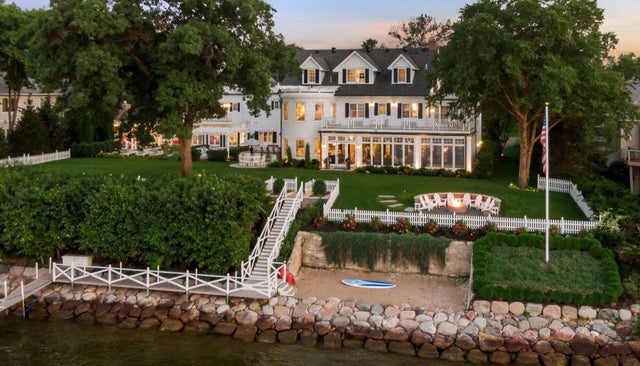 20100 Lakeview Avenue, Deephaven