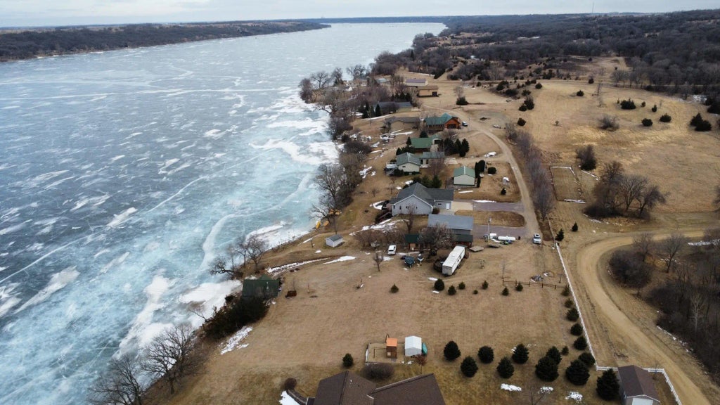 13366 Cameron Cove Road, Wilmot