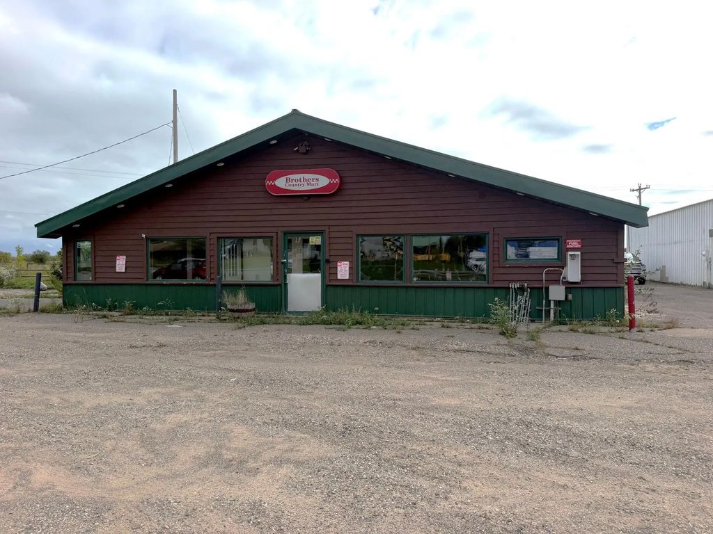 17375 Lake Boulevard, Shafer