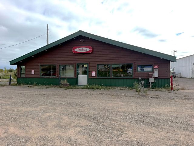 17375 Lake Boulevard, Shafer