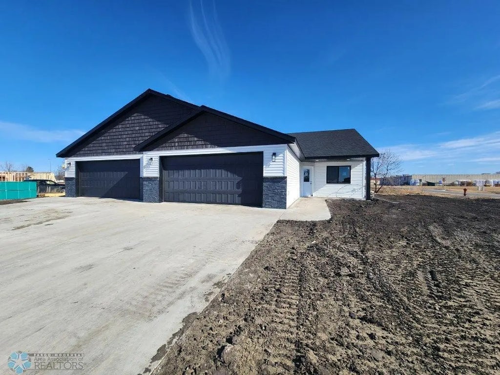 1398 Prairie Lane, Wahpeton