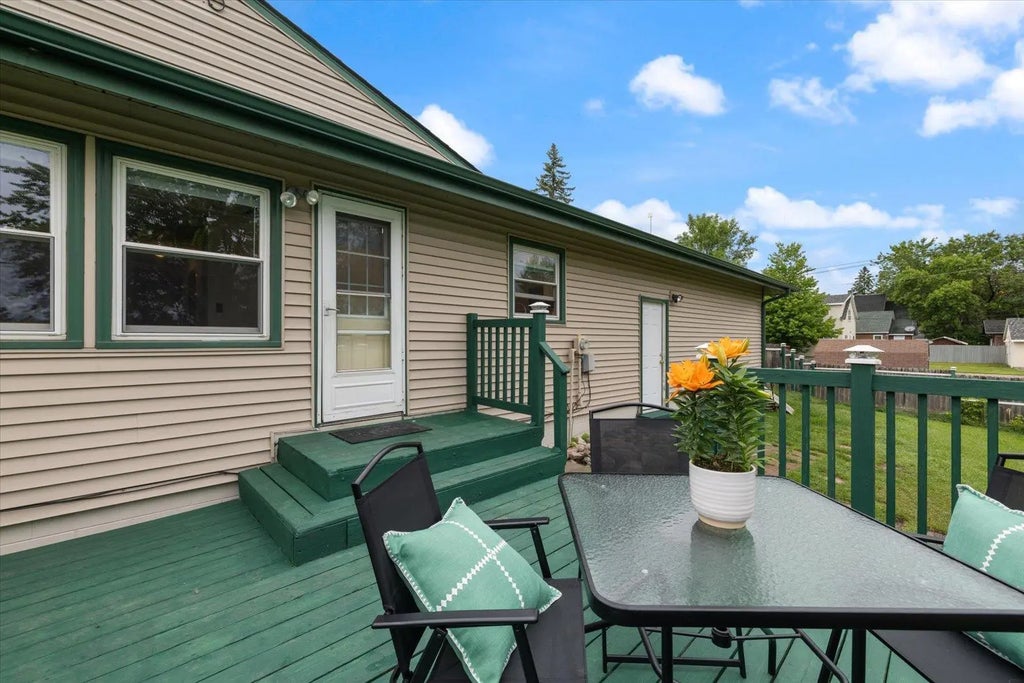 514 1st Avenue Nw, Chisholm