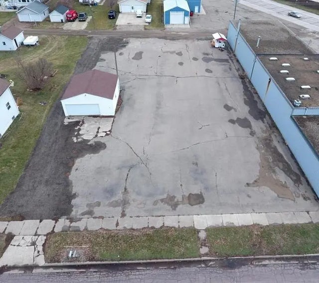 326 1st Street Ne, Blooming Prairie