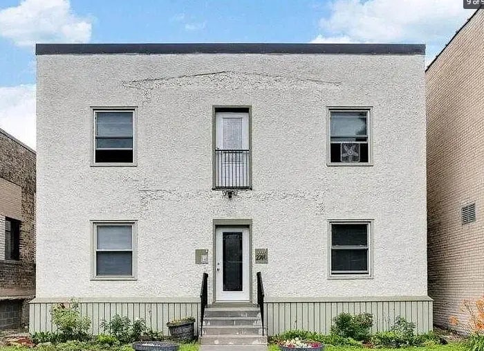 2740 Lyndale Avenue S, Minneapolis