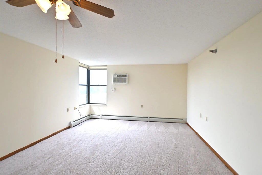 7600 Golden Valley Road 510, Golden Valley