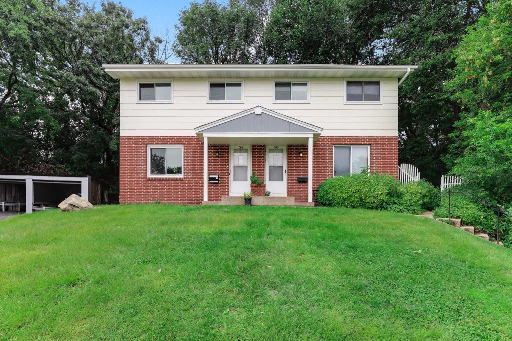 502 Shadyside Circle, Hopkins