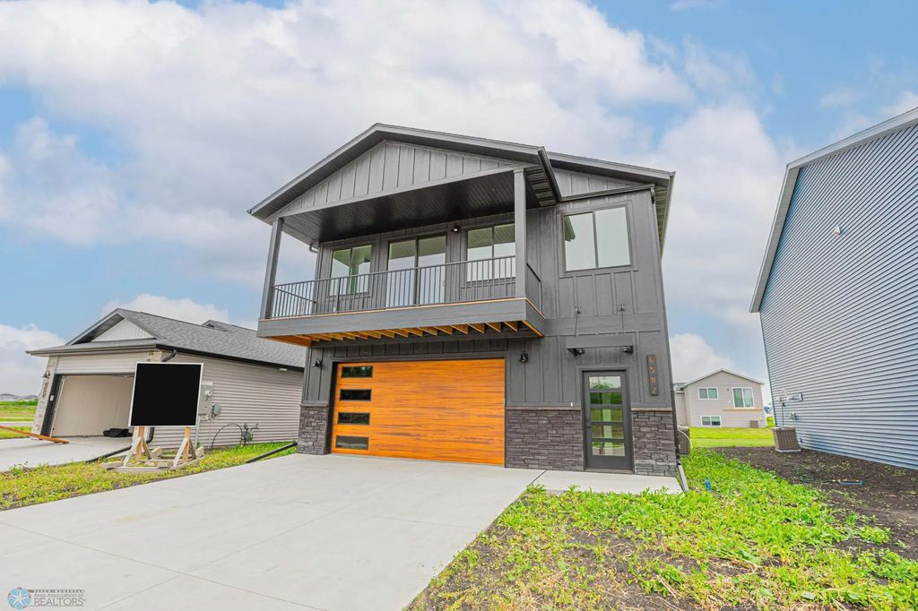 6582 68th Street S, Horace