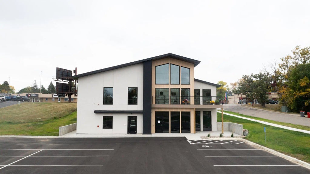 403 3rd Avenue E Suite 3, Alexandria