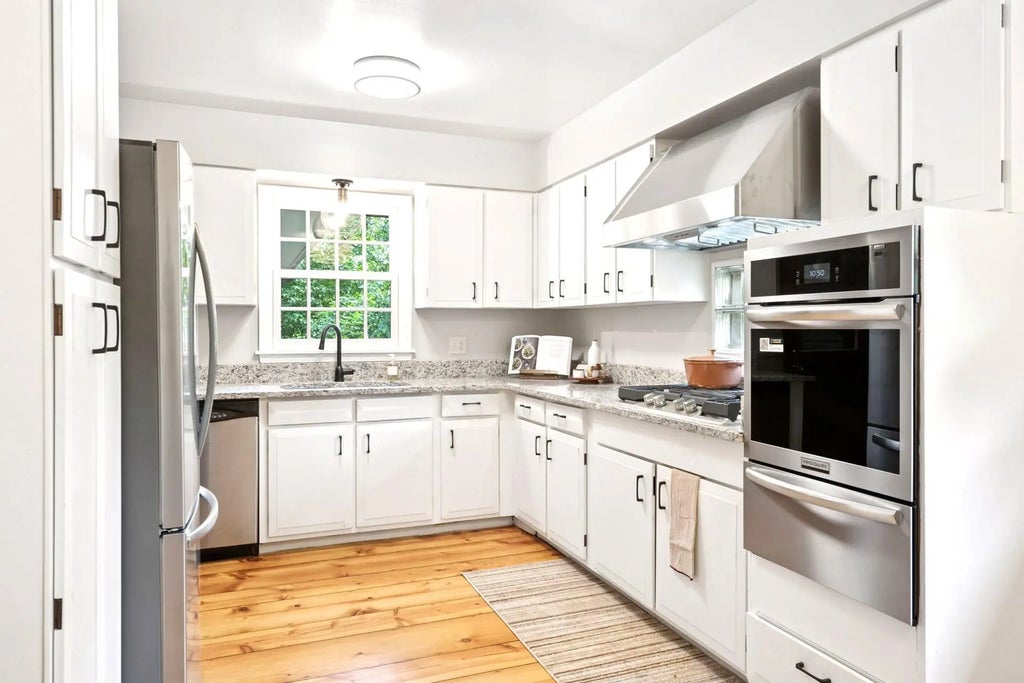 5005 W 60th Street, Edina