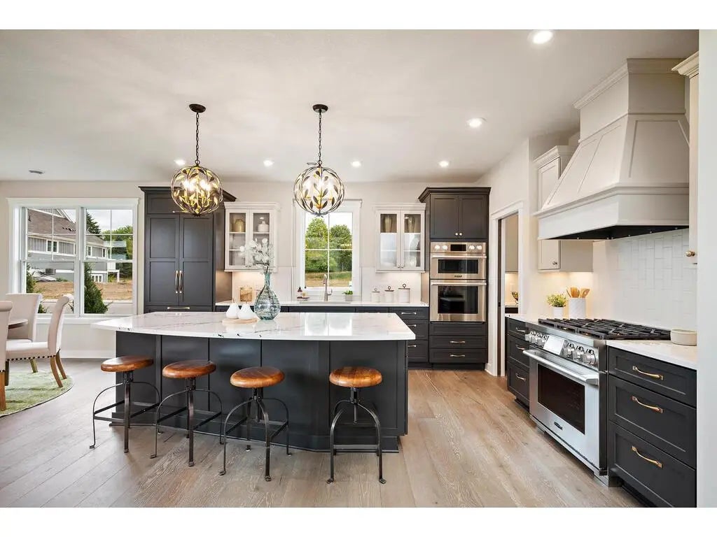 124 Spring Farm Road, North Oaks