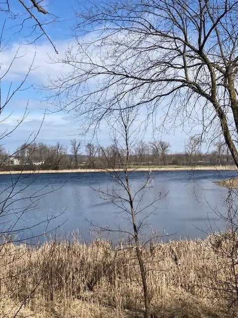 Xxx County Road 7, Kensington