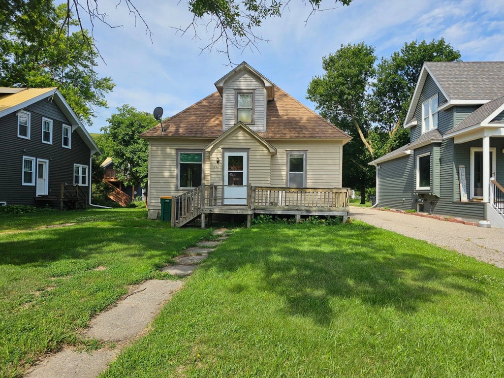 232 Fremont Street S, Lake Benton