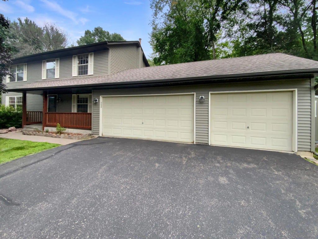 3017 Rainier Court, Burnsville