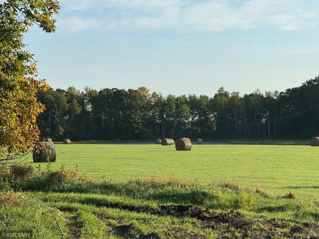 Xxx Highway 23, Mora