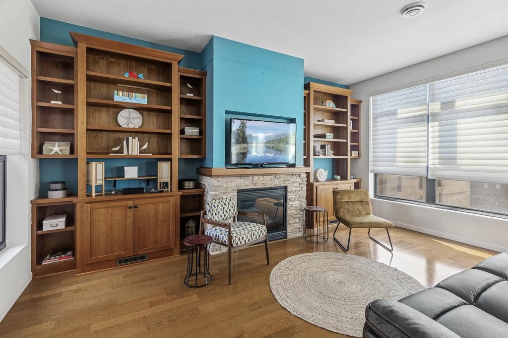 270 4th Street E 401, Saint Paul