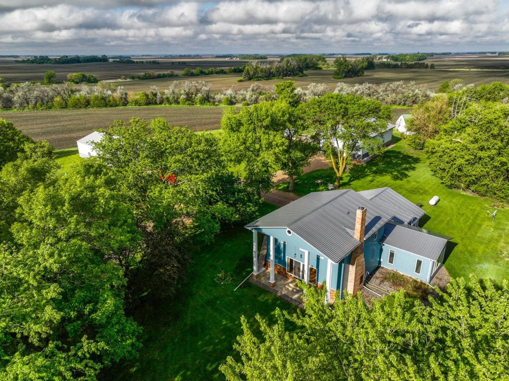 2675 380th Street, Clarkfield