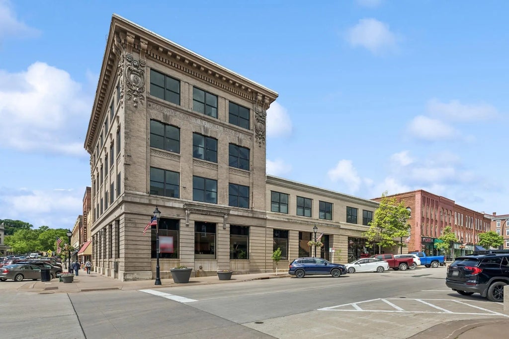 222 Bush Street #301, Red Wing