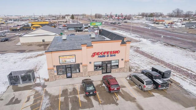 1317 Ray Drive, Worthington