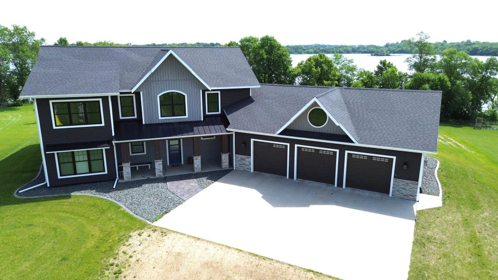 17087 Saylers Beach Road, Lake Park Twp