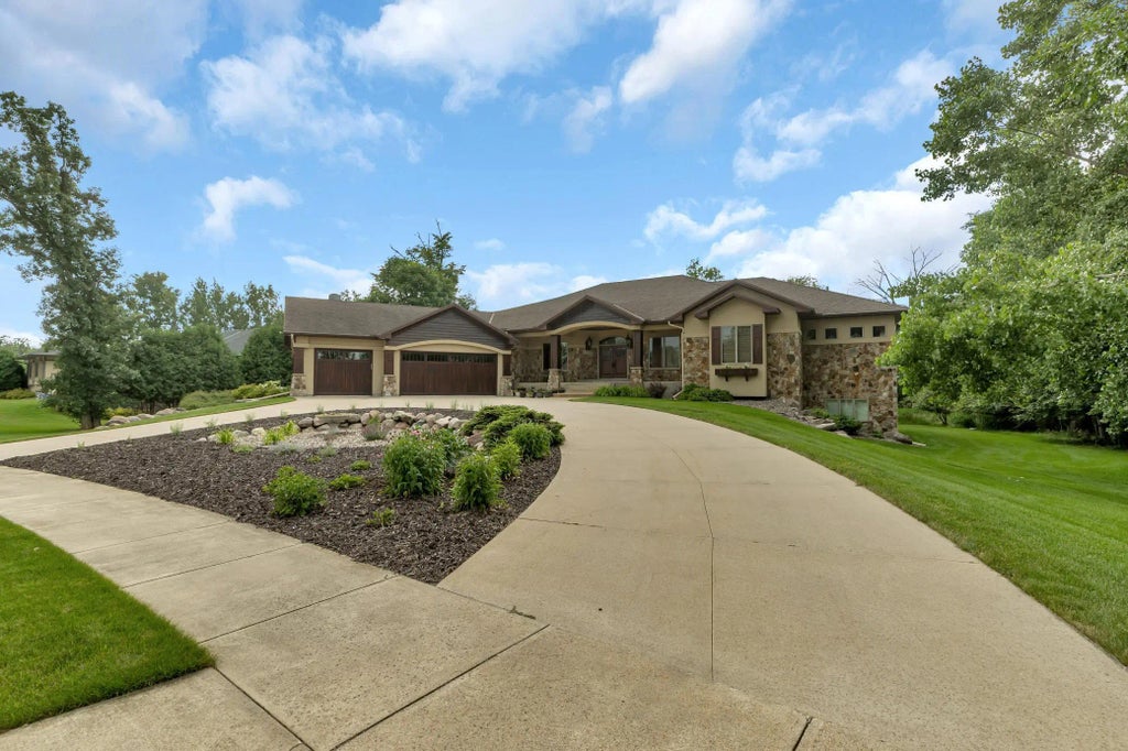 1726 Blackberry Circle, Sartell