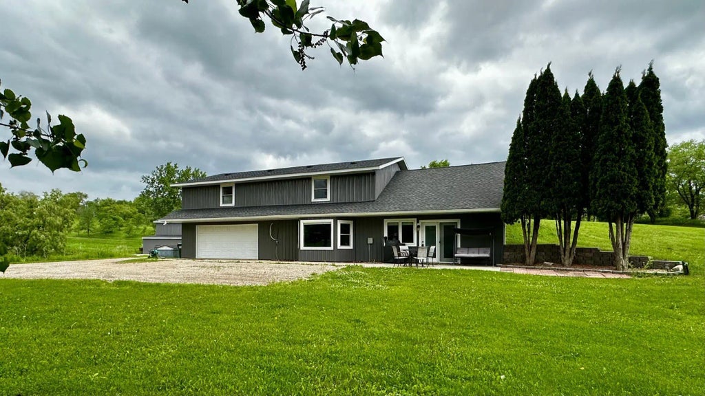 17170 Highview Avenue, Minnewaska Twp