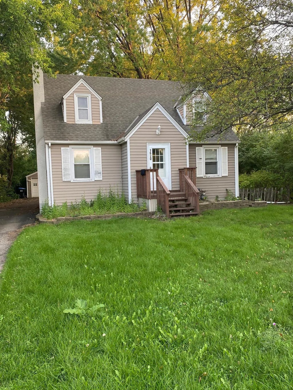 1620 County Road B W, Roseville