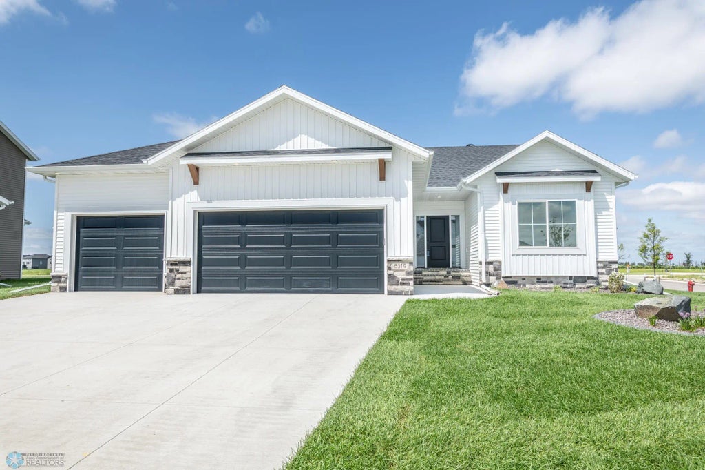 8319 59 Street S, Horace