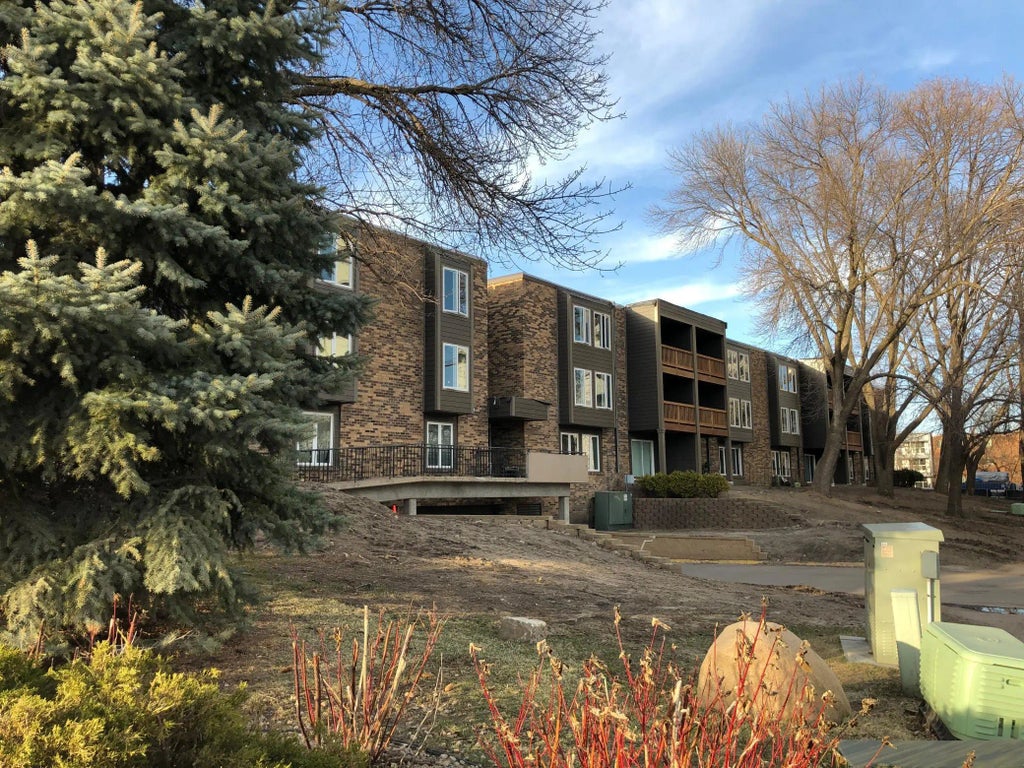 450 Ford Road 227, St Louis Park