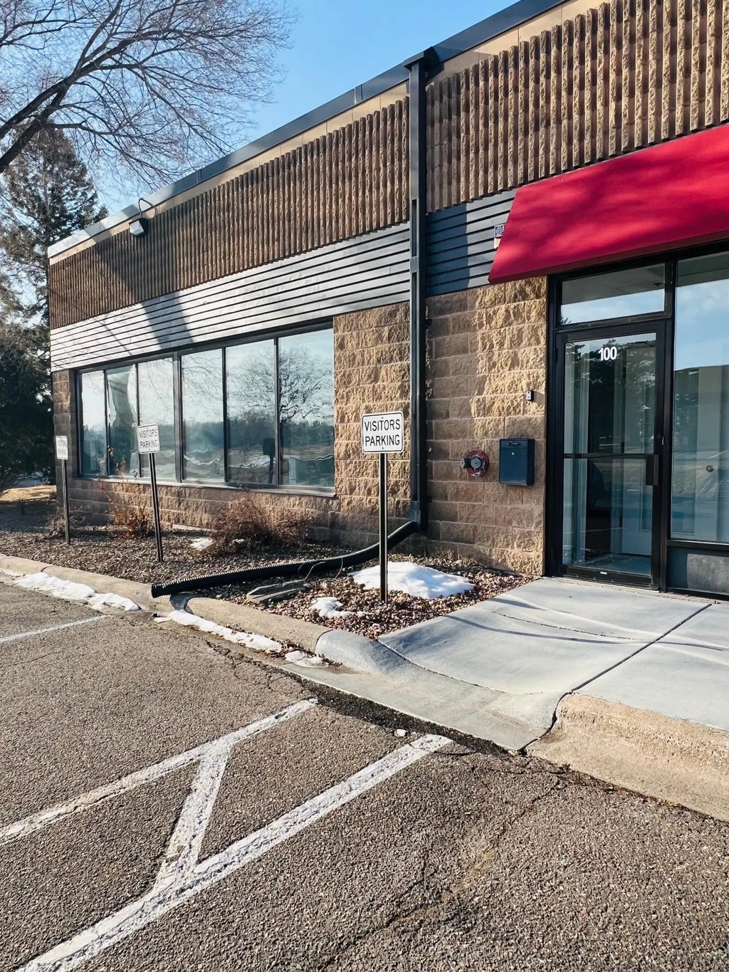 1890 Wooddale Drive Suite 100, Woodbury